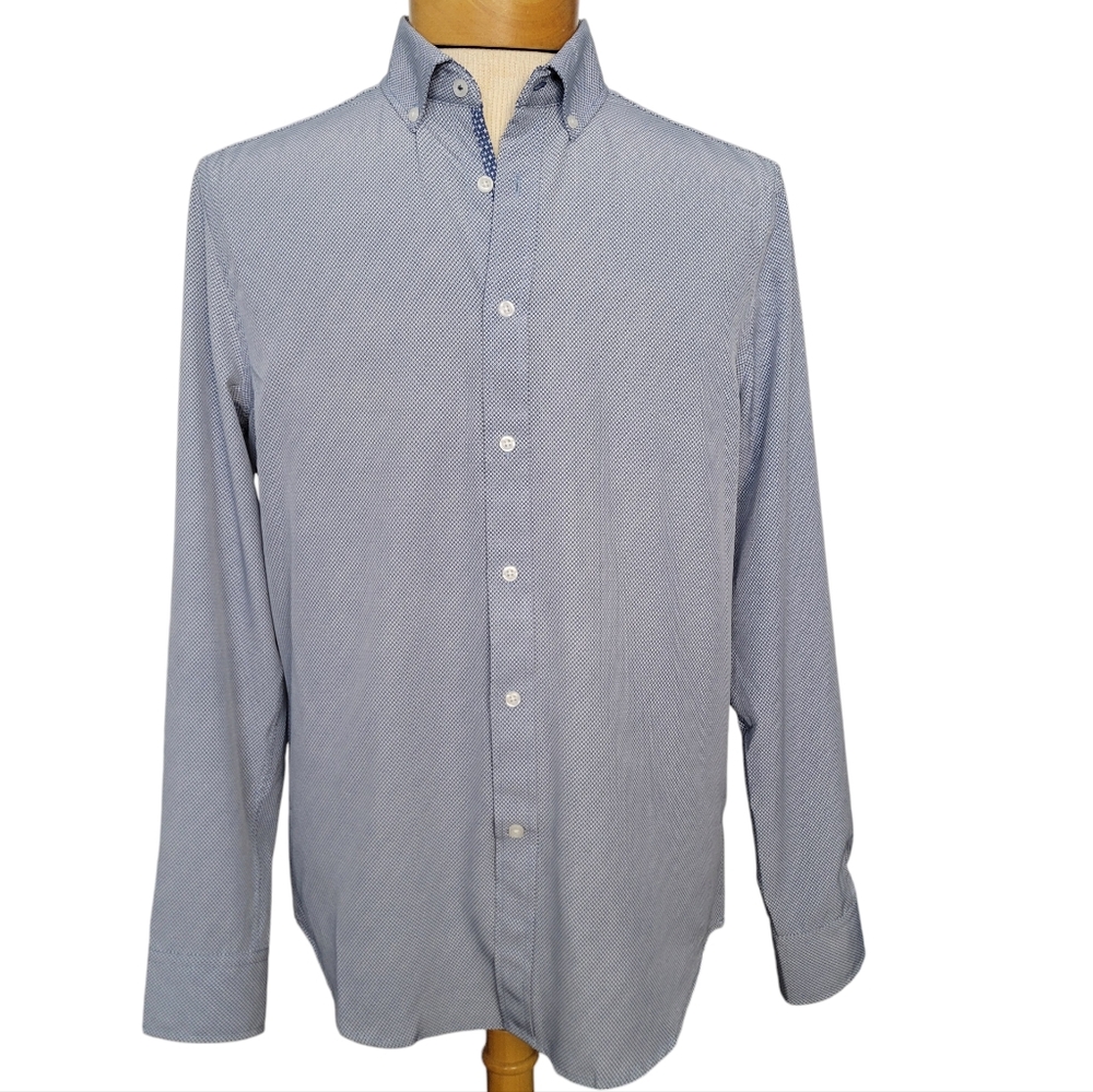 International Report Men's Button-Up 4 Way Stretch Shirt Size-Medium